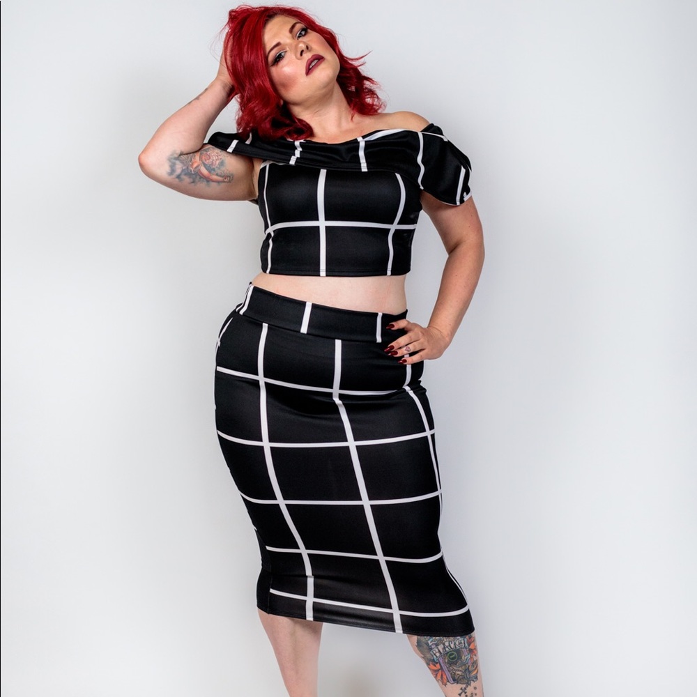 Plus Size ‘Mandy’ Two Piece Geometric Set - Picture 5 of 7
